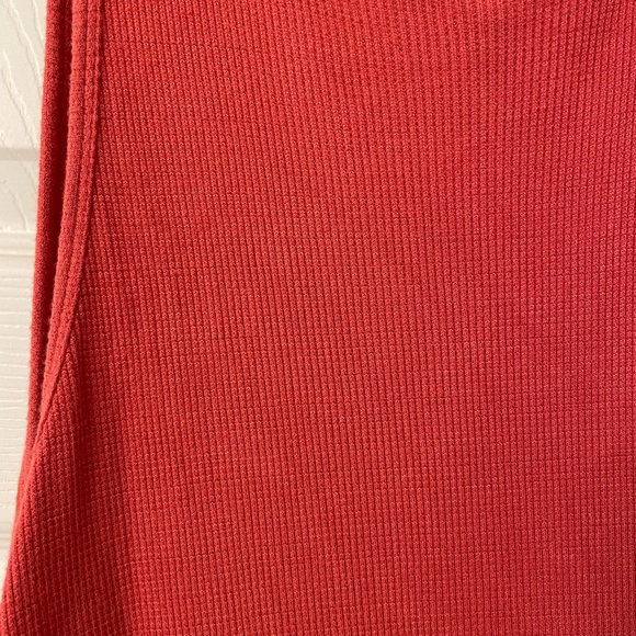 Volcom flowing red tunic tanktop. Never worn. Knit-like material. - Picture 6 of 6